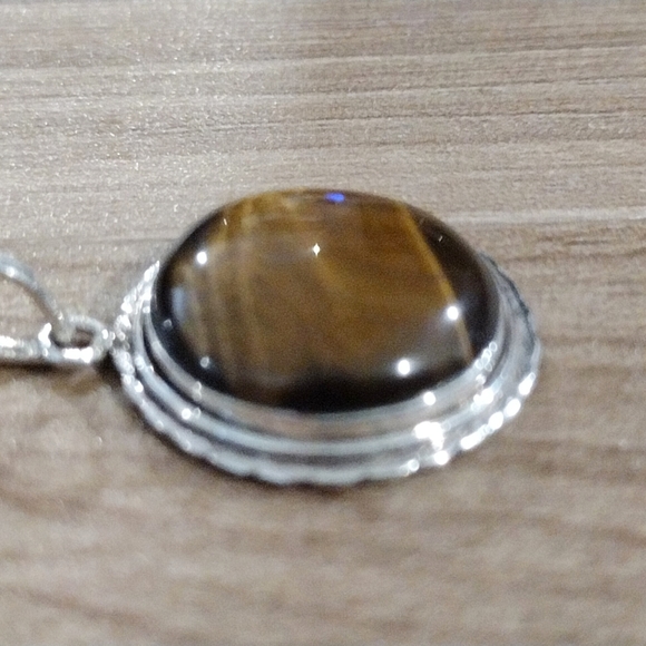 Tigers Eye Round Pendant with Silver Bezel - Picture 12 of 16